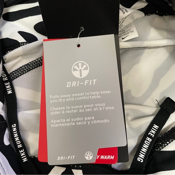 NWT Woman’s NIKE TIGHT FIT Capri Running Leggings XS Black & White Athletic Wear - Picture 10 of 14